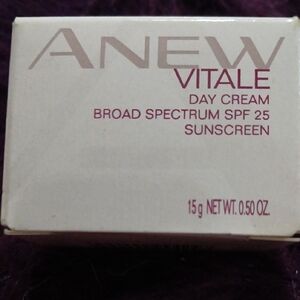 Avon Anew Vitale Day Cream SPF 25 - White